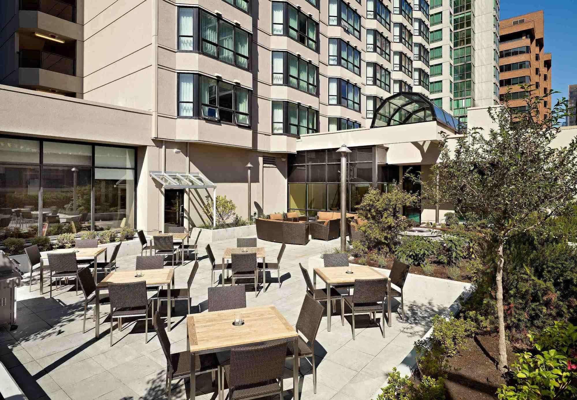 Residence Inn By Marriott Vancouver Downtown Exterior photo